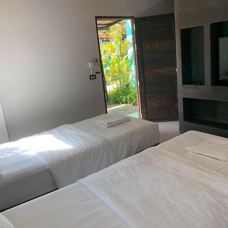 ยูสีเกด รีสอร์ท Sisaket Exterior photo